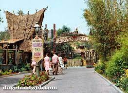 Vintage Color Photos Of Disneyland In The 1950s Jungle Cruise Disneyland Disneyland Rides Disneyland