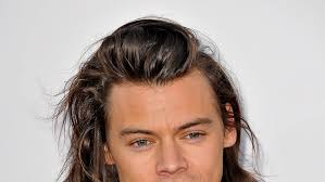 Harry styles, modelo y cantante. Harry Styles Long Hair Harry Styles Hair Teen Vogue