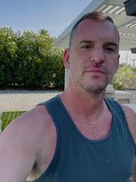 Hello! My name is Chris Culberson from Rome, Georgia USA and I am deaf 51  years old man. I graduated from Georgia School for the Deaf and Gallaudet  University. I am authentic