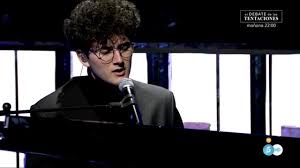 Tout l'univers nos deux cœurs sous la terre au milieu des failles tout éclate j'ai trouvé un point d'impact sans toi. Gjon S Tears Performs Tout L Univers Live For The First Time Escbubble