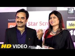 He debuted in 2004 with a minor role in run and omkara and has. Pankaj Tripathi S Cute Romance With Wife Mridula At Star Screen Awards 2018 Lehrentv Youtube