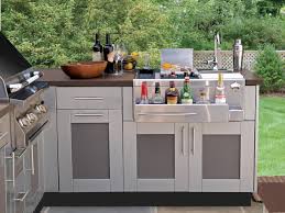 outdoor kitchen cabinetry