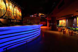 The Entrance Of This Nightclub Is What I M Going For A Big Area For People To Mingle Before They Enter The Club Night Club Disco Night