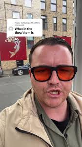 Replying to @User23283938 Would rather be a they/them than are arsehole 😂