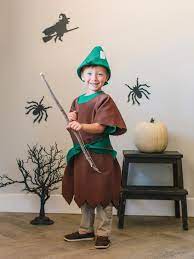Diy kids robin hood halloween costume | hgtv. Diy Kids Robin Hood Halloween Costume Hgtv