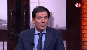 Buitenhof is het wekelijkse discussieprogramma van vpro, bnnvara. Twan Huys Vaste Presentator Van Buitenhof Show Ad Nl
