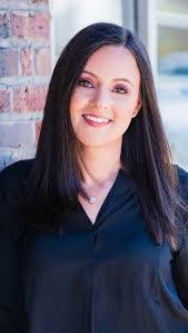 Lynette Goldberg's Instagram, Twitter & Facebook