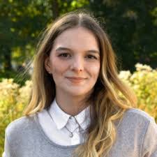 Mona Horn's Instagram, Twitter & Facebook