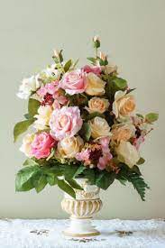 Apabila kamu merasa bingung dengan apa yang akan dijadikan hiasan rumah atau hadiah yang cocok untuk diberikan ke pasarangan/pacar. 10 Tanaman Cantik Untuk Dekorasi Rumah Idaman Anda