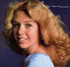 Lynn Sutter's Instagram, Twitter & Facebook