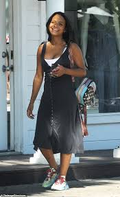 Many people are searching for hair salon near me because they all want to look beautiful. Christina Milian Flaunts Her Baby Bump At The Hair Salon A Week After Announcing She S Having A Boy Daily Mail Online