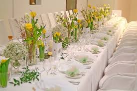 Fruhling Auf Dem Tisch Hochzeit Tafel Tisch Blumenschmuck Hochzeitsdeko Wedding Weddinginspo Hotel Pfalz Hochzeitsdeko Tisch Hochzeitsdeko Heiraten