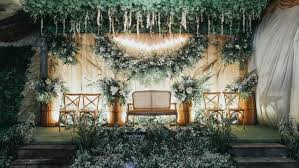 28 nov 2017 ayudha wedding 1 komentar. 10 Inspirasi Pelaminan Di Rumah Nuansa Kayu Dan Dedaunan Alternatif Kalau Nggak Nikah Di Gedung