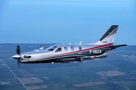 Les tentes 6 places tunnel sont les plus courantes sur le marché. Avion De Tourisme 6 Places Tbm 940 Daher Monomoteur A Turbopropulsion