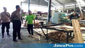 Check spelling or type a new query. Hari Buruh Pabrik Triplek Akan Gelar Pengajian