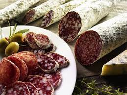 Potrivit acestuia, producatorul a preferat sa scoata profit rapid si nu a mai avut rabdare sa lase la uscat salamul de. Cum Faci Salam De Sibiu La Tine AcasÄ Secretul PreparÄrii Corecte A Acestui Mezel Impact