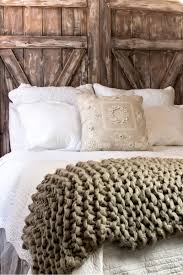 Find out how to knit the blanket of your dreams! How To Make A Chunky Knit Blanket After You Fail At Arm Knitting