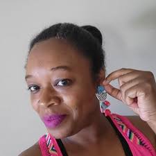 Tiffani S. (@tnsaunders)