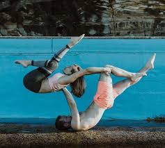 Amazing Should Couple Poses Love Page Your With Yoga Of50 You Try Ofamazing Couple Yoga Poses You Should Tr Yoga Stellungen Akrobatik Yoga Fitness