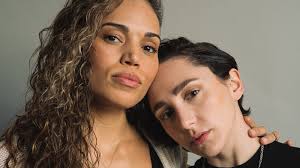 For Two Broadway Stars, a Love Story Blossoms in a Honky-Tonk Bar