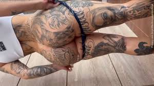 Anny Alves morena toda tatuada rebolando pelada - Vazou Aqui