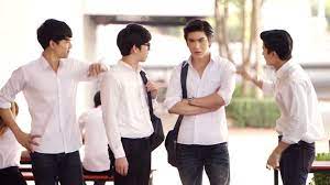 College pals have a drunken one night stand and attempt to hide it from their circle of friends, in order to save their friendship. Kiss The Series Is Kiss The Series On Netflix Flixlist