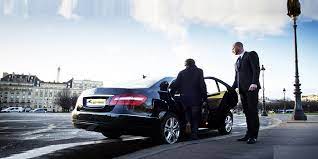 Everything You Need to Know About Airport Pick-Ups | Penguin Limo
