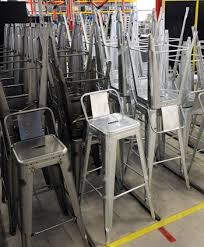 Il y a cependant plusieurs critères que vous devez prendre en compte une chaise de bureau a les mêmes critères que les autres meubles de la maison ou d'un bureau, avec quelques points en plus à regarder Comment Reconnaitre Un Vrai Tolix