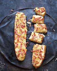 Baguettes Flambees Pour 2 Personnes Recettes Elle A Table Recette Recette Recettes De Cuisine Alimentation