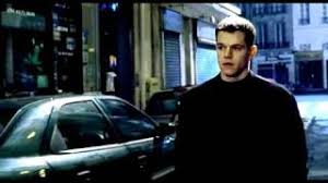 En su última misión, algo sale mal y acaba en el mar y con dos balas en la espalda. The Bourne Identity El Caso Bourne Online