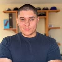 800+ perfiles de «Derek»