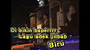 Dapatkan lirik lagu lain oleh smvll di kapanlagi.com. Chord Kunci Gitar Dan Lirik Lagu Adek Berjilbab Biru Ungu Versi Pengamen Jogja Tribun Video