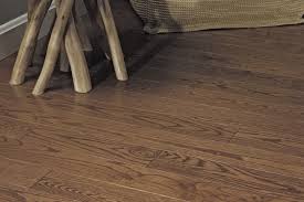 Pro Series Maine Traditions Hardwood Flooring Red Oak Butterscotch Available In 2 1 4 3 1 4 Widths Hardwood Floors Flooring Wood Floors