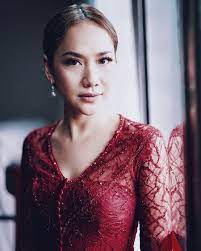 / sama seperti kebanyakan warna lainnya, merah hati dapat diperoleh dari kombinasi warna merah, biru, dan kuning. 30 Model Kebaya Merah Maroon Inspirasi Terbaik 2020