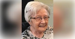 Anne Fehr's Instagram, Twitter & Facebook