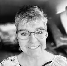 Where is Nana's Closet located?