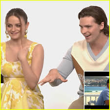 Elle has been accepted into harvard, where boyfriend noah is matriculating, and also berkeley, where her bff lee is headed and has to decide if she should stay or not. Joey King Joel Courtney Tease So Many Huge Moments In The Kissing Booth 3 Joel Courtney Joey King The Kissing Booth Just Jared Jr