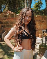 She is famous for being the daughter of singer ricardo montaner. Espectacular Evaluna Montaner Cautivo A Mas De Uno Con Su Nuevo Cambio De Look