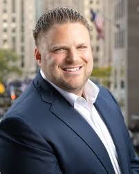 Andrew Doro's Instagram, Twitter & Facebook