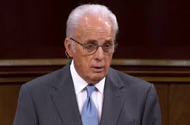 John MacArthur is dead... here's all to know about his legacy,  controversies, others