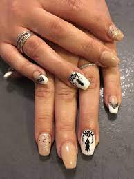Utiliser des ongles en gel au lieu d`acryliques peut être quelque chose à s`habituer à ce que le processus n`est pas le même. Aline Beaute Ongle En Gel Et Dessin Plume A Main Levee Facebook