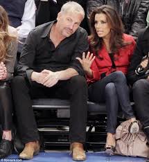 Kevin costner and christine baumgartner wedding photos. Kevin Costner Unwinds At The Knicks Game A Day After Speaking At Whitney Houston S Funeral Daily Mail Online