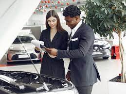 They provide information or answer questions about products or services and handle and resolve complaints to provide a positive customer service experience. Service Advisor Job Description