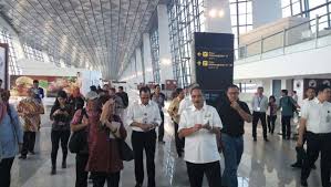 The durable nylon repels dirt and water, and the bags have a timeless appeal, which means they will both. Ap Ii Gratiskan Jasa Porter Di Bandara Soekarno Hatta