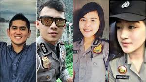 Diantara dalilnya adalah ayat di atas dan hadis dari anas bin malik radhiyallahu 'anhu, dimana nabi shallallahu 'alaihi wa sallam bersabda kedua , orang yang paling tampan adalah nabi adam 'alaihis salam. 6 Polisi Ganteng Dan Cantik Ini Bikin Meleleh Pada 2016 News Liputan6 Com