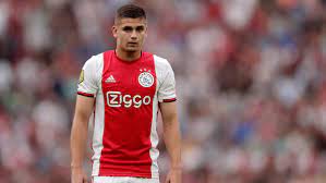 Răzvan gabriel marin is a romanian professional footballer who plays as a midfielder for italian serie a club cagliari and the romania natio. ð€ð…ð‚ ð€ð‰ð€ð— On Twitter Official Razvan Marin S Story At Ajax Has Already Come To An End After Just 1 Year He Will Join Cagliari On A Permanent Deal Marin