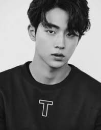 You can highlight your hair strands, cur them or make them straight to add more spice to your style but you need to know the manners in detail before that. Korean Hairstyles 2019 Photo Ideas Step By Step