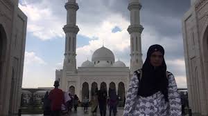 Di malaysia, terdapat banyak masjid yang cantik dari segi seni bina dan hiasan dalamannya. Masjid Sri Sendayan Masjid Terbaru Terbesar Tercantik Di Negeri Sembilan Sri Sendayan Mosque Youtube
