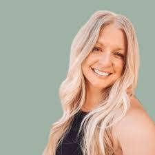 Shannon Deleon's Instagram, Twitter & Facebook