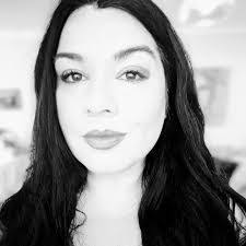 Hayley Perry's Instagram, Twitter & Facebook